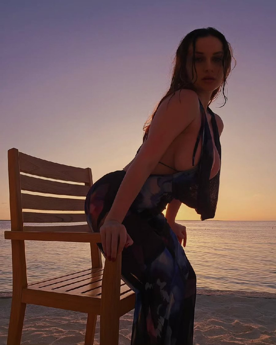 Sexy girl Miranda Faith nude in Apia