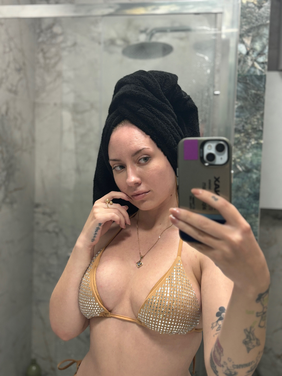 Nude girl KateV in Apia