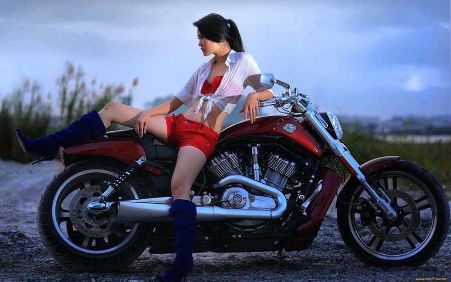 Beautiful girls and motorcycles in Apia